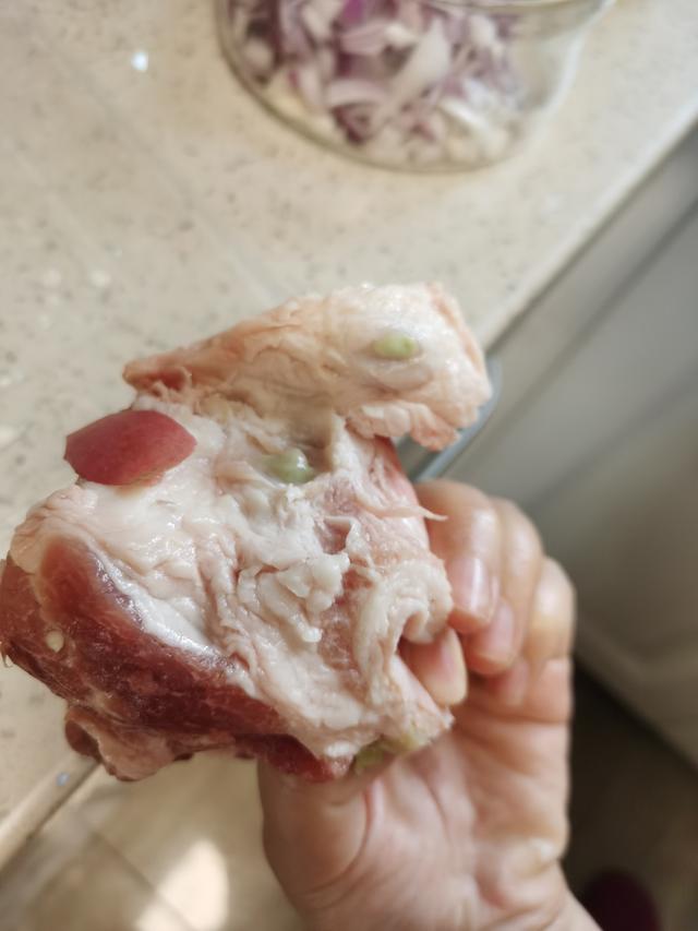 团购猪肉切开流绿脓?麦德龙正核实,厂家称产品已被退回